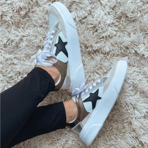 Star of the show sneaker, size 7